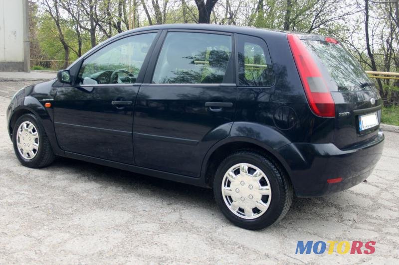 2005' Ford Fiesta photo #2