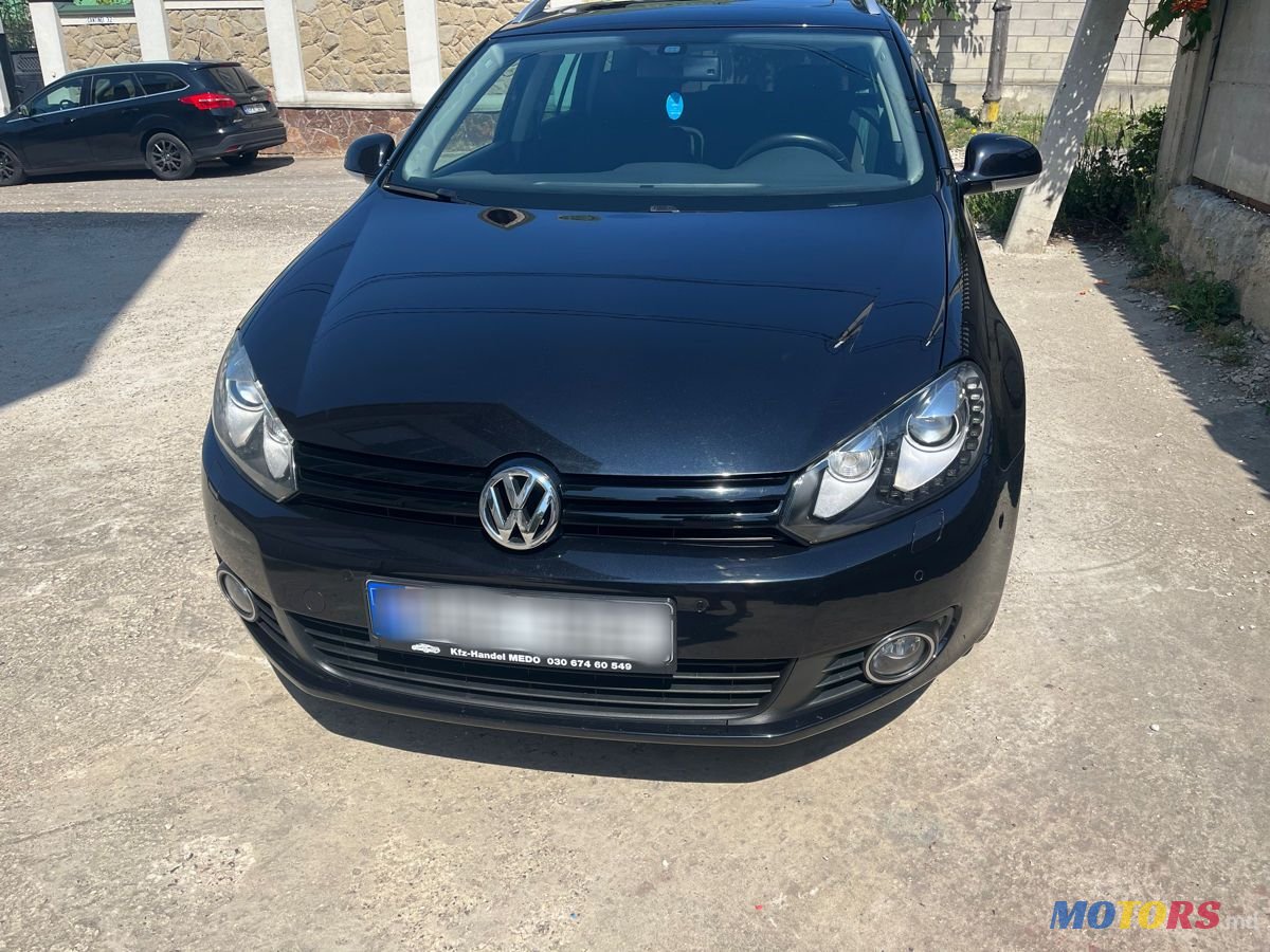 2011' Volkswagen Golf photo #1