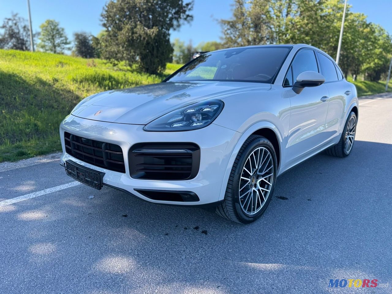 2022' Porsche Cayenne Coupe photo #1