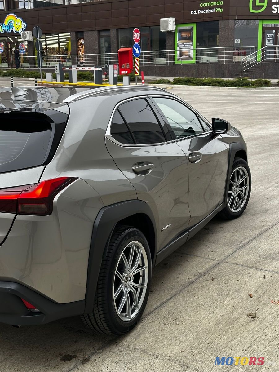 2019' Lexus UX photo #5