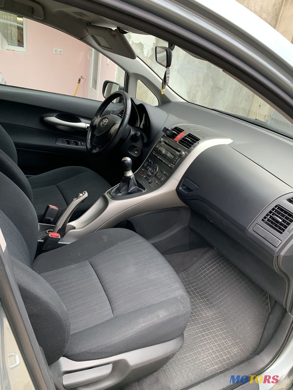 2008' Toyota Auris photo #3