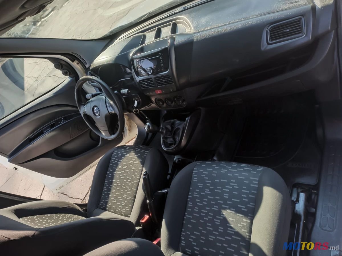 2012' Opel Combo photo #3