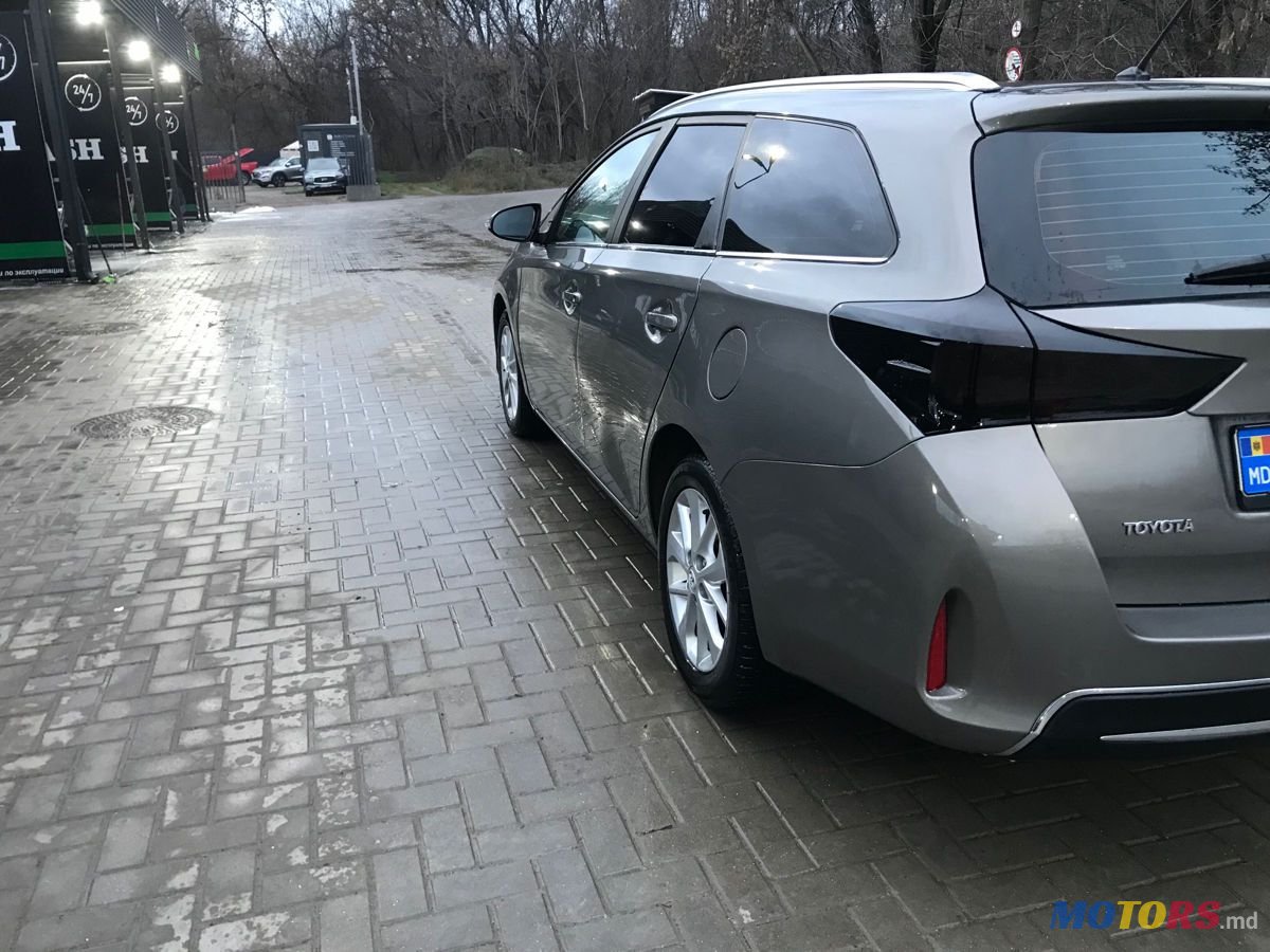 2015' Toyota Auris photo #4