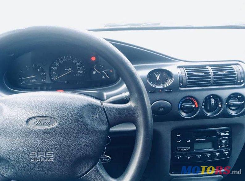 1997' Ford Escort photo #2