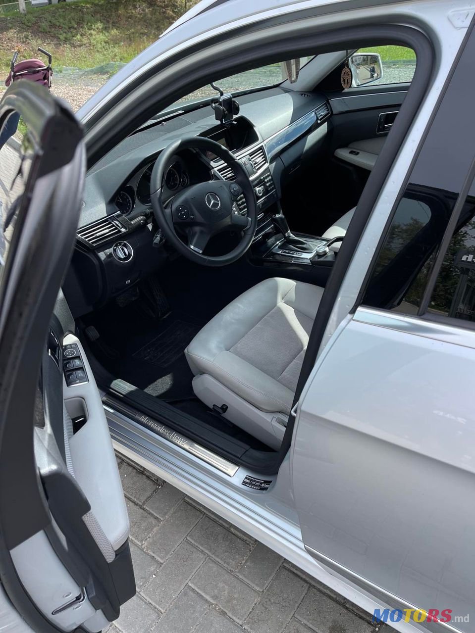 2010' Mercedes-Benz E Класс photo #6