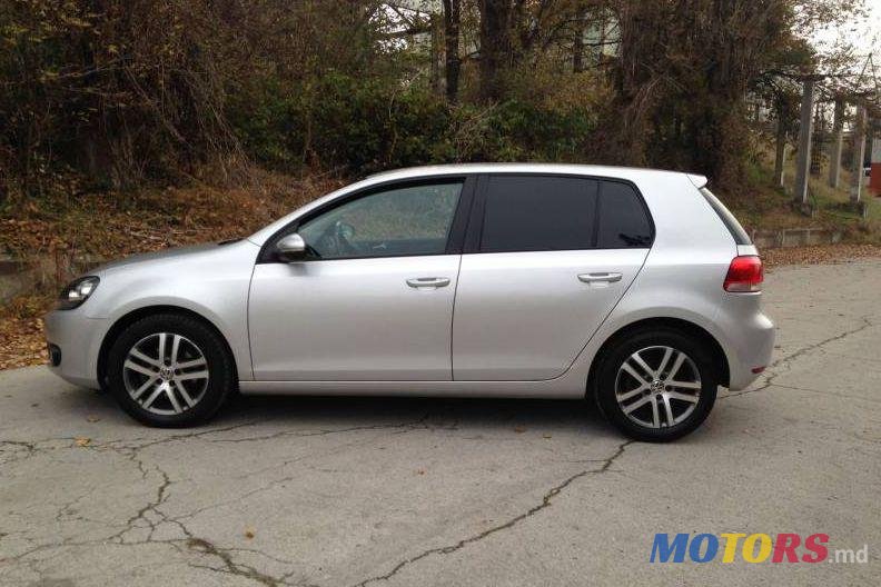 2010' Volkswagen Golf photo #2