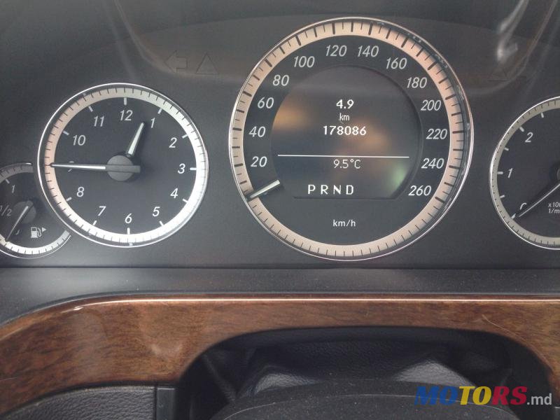 2010' Mercedes-Benz E-Class photo #3