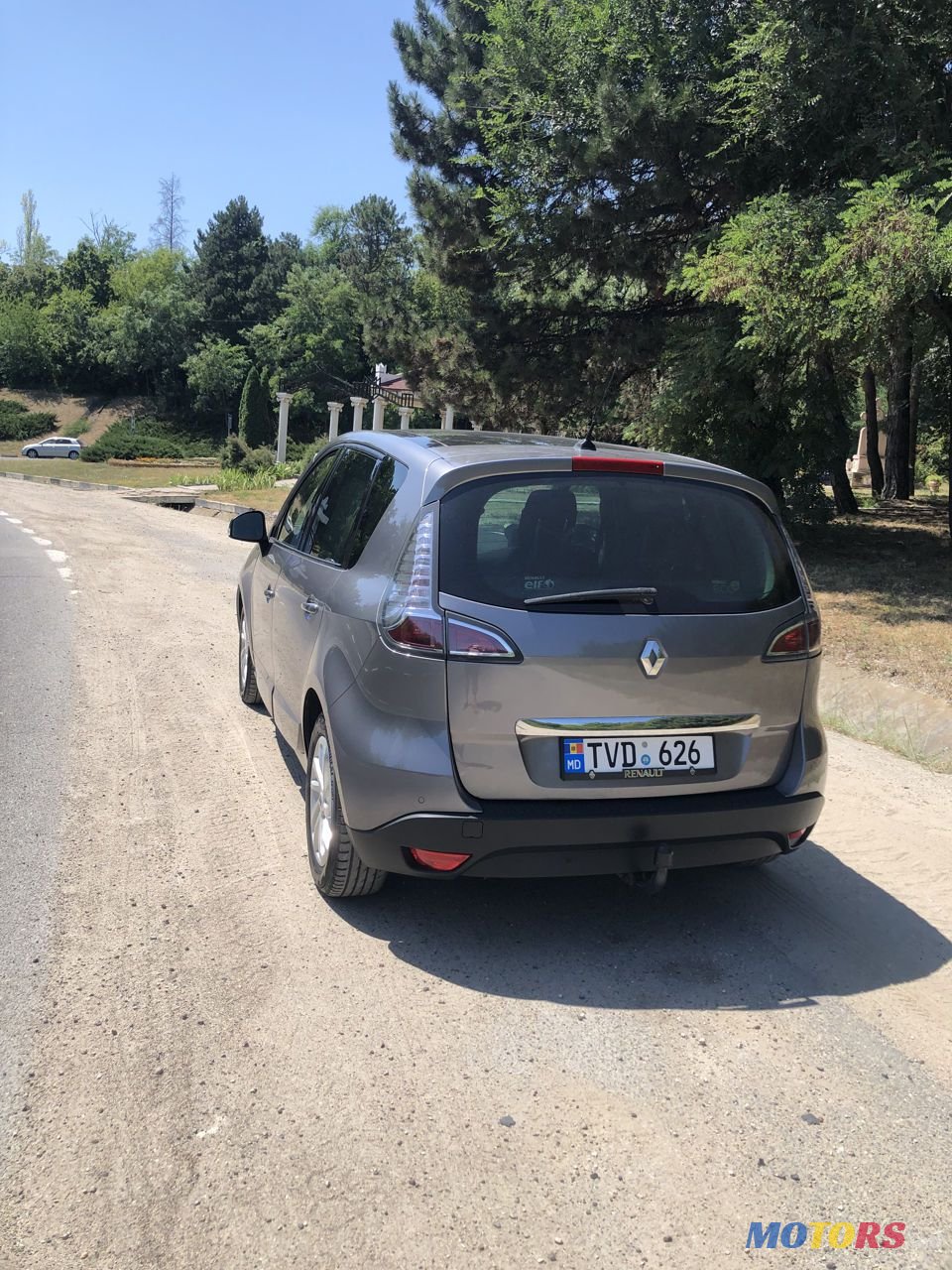2013' Renault Scenic photo #5