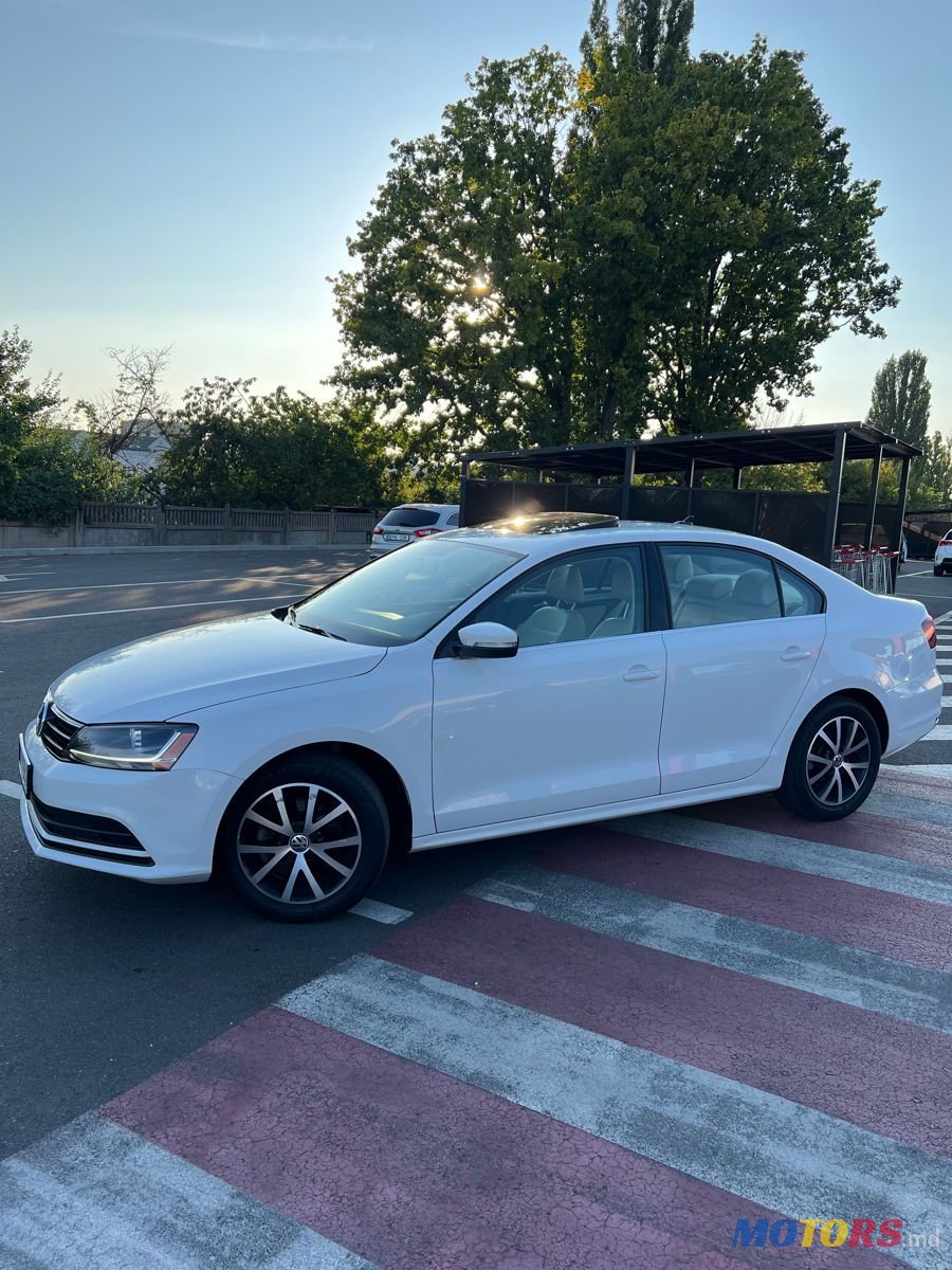 2017' Volkswagen Jetta photo #2