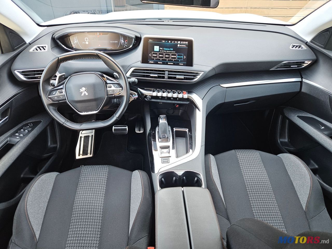 2020' Peugeot 5008 photo #3