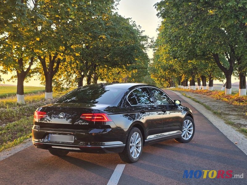 2017' Volkswagen Passat photo #1