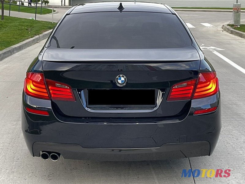 2011' BMW 5 Series photo #5