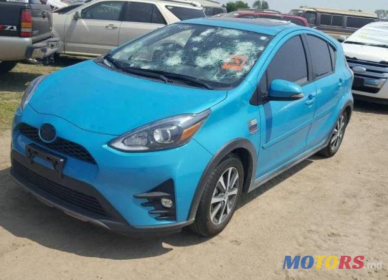 2018' Toyota Prius c photo #1