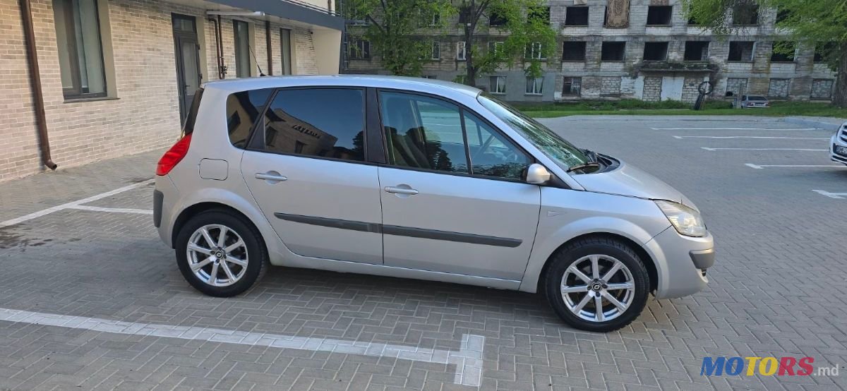 2008' Renault Scenic photo #5