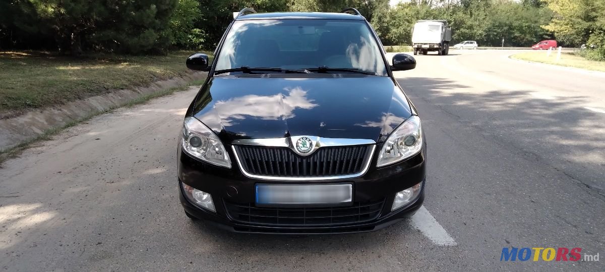 2011' Skoda Fabia photo #4