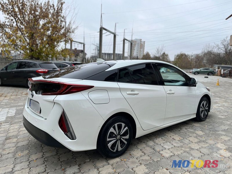 2017' Toyota Prius Prime photo #4