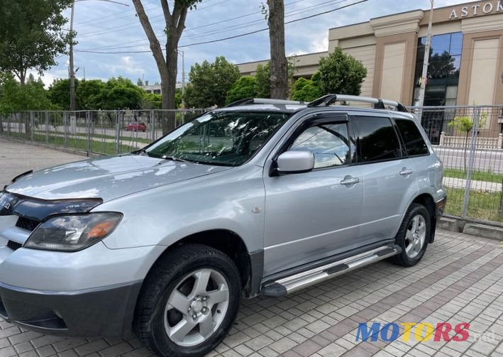 2004' Mitsubishi Outlander photo #4