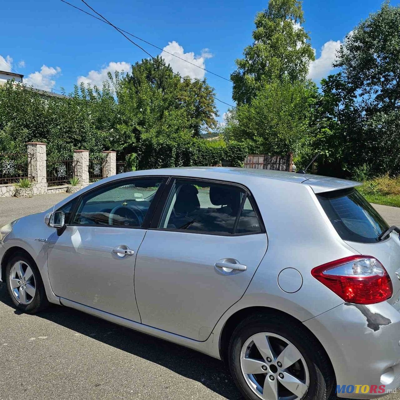 2011' Toyota Auris photo #4