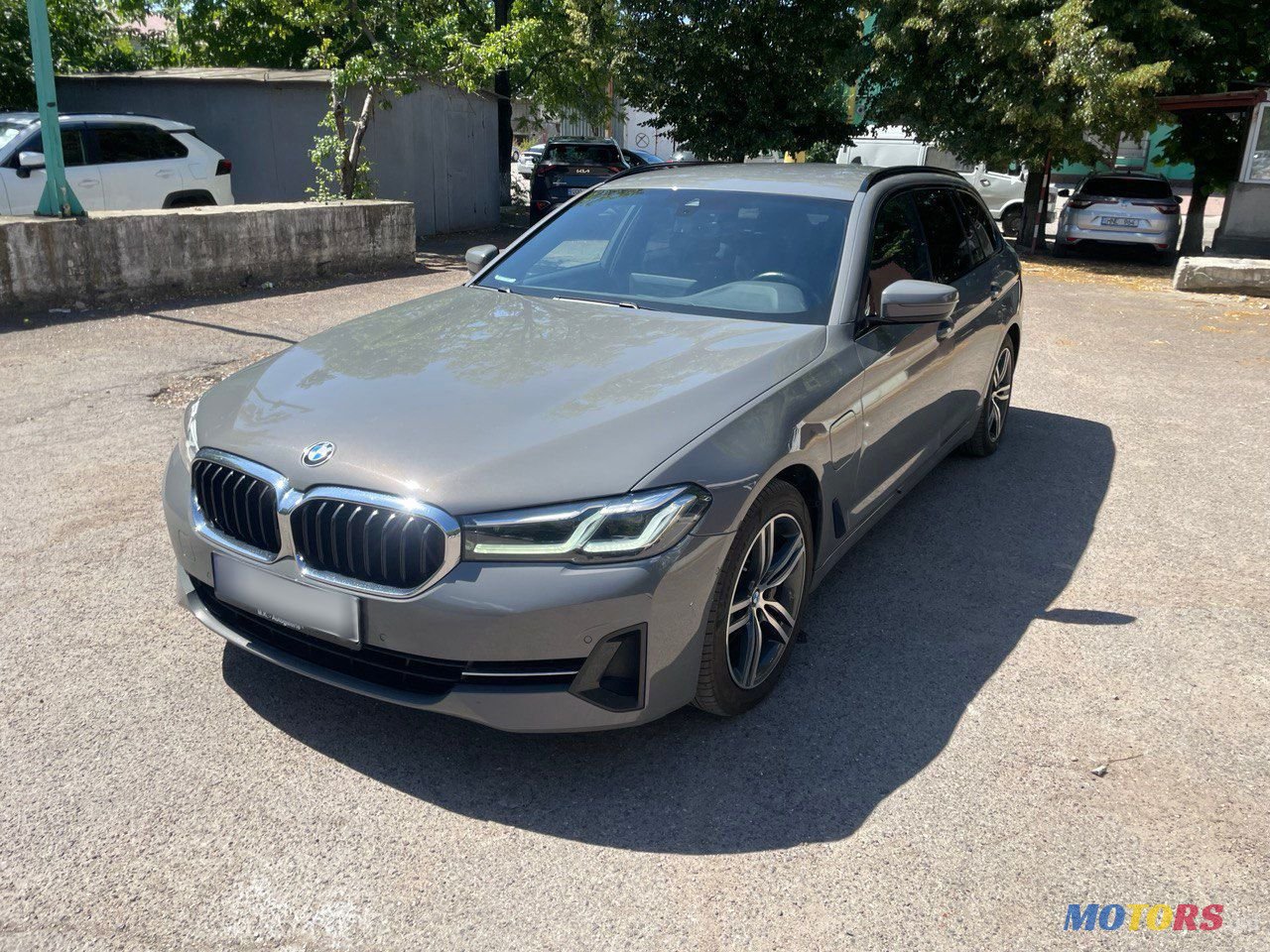 2021' BMW 5 Series photo #5