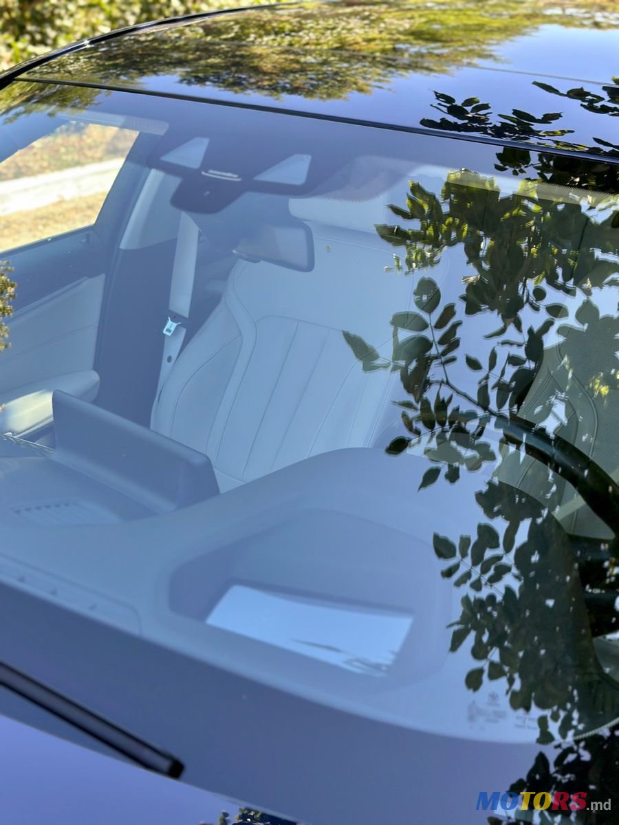 2018' BMW 5 Series photo #5