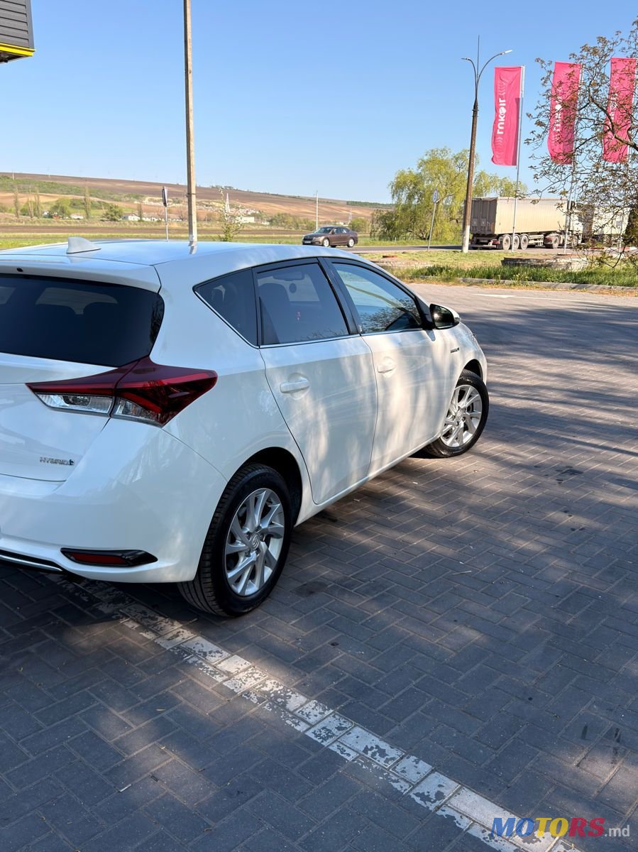 2015' Toyota Auris photo #3