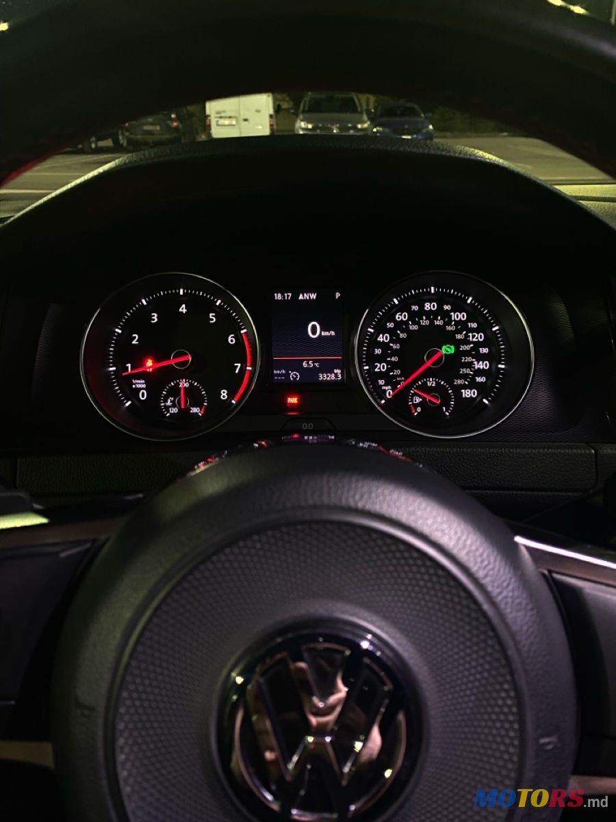 2017' Volkswagen Golf photo #6