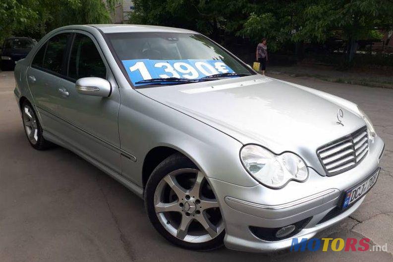 2004' Mercedes-Benz C photo #1