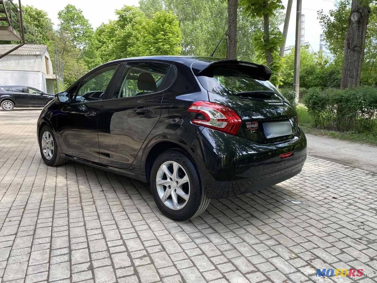 2012' Peugeot 208 photo #2