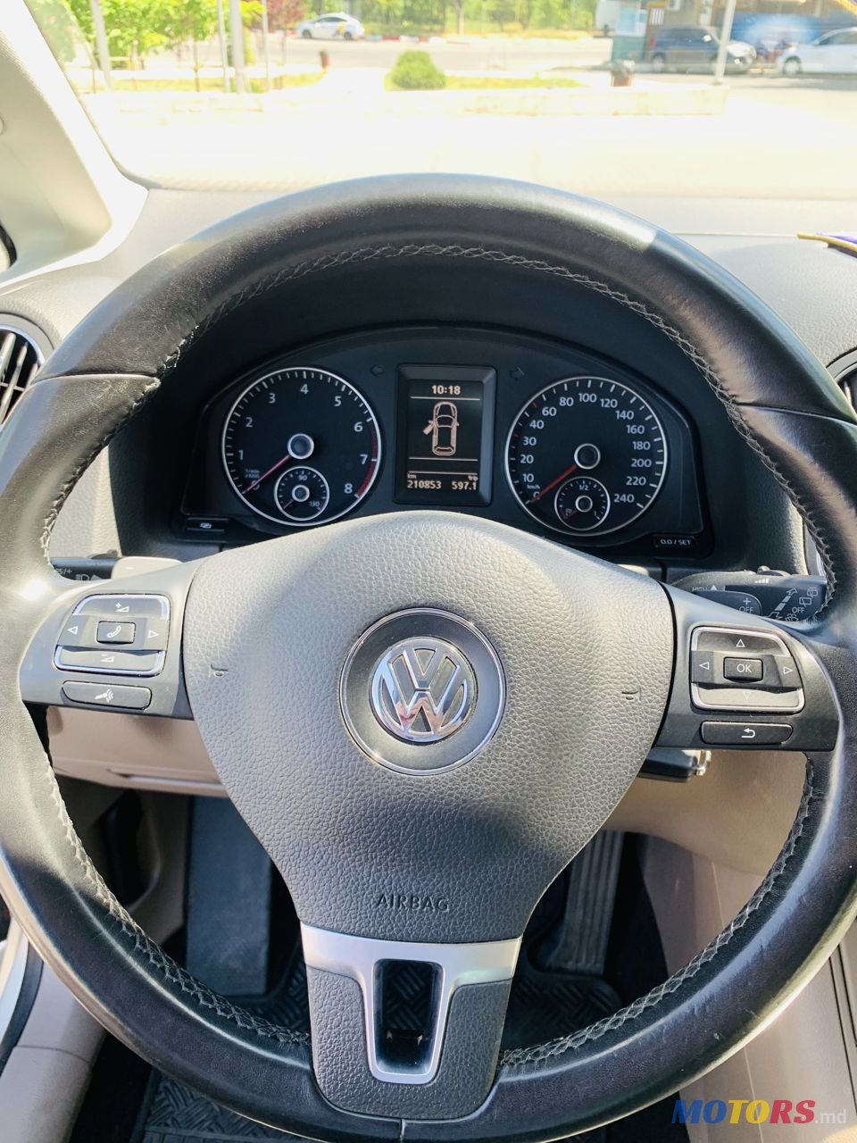 2010' Volkswagen Golf Plus photo #4