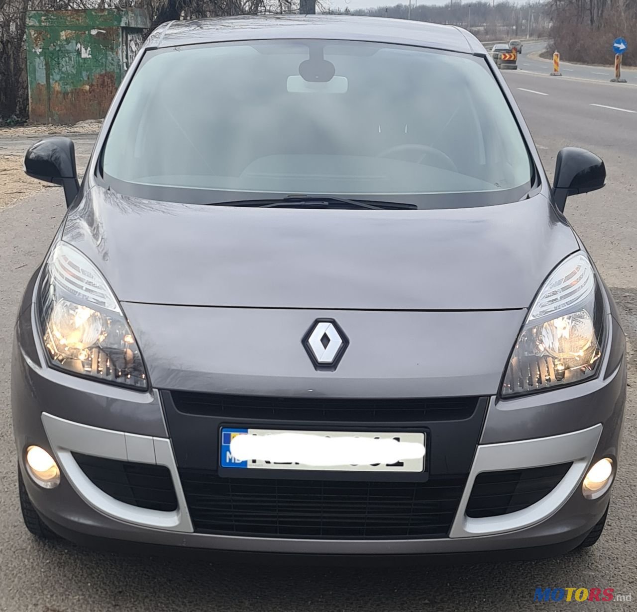 2011' Renault Scenic photo #1