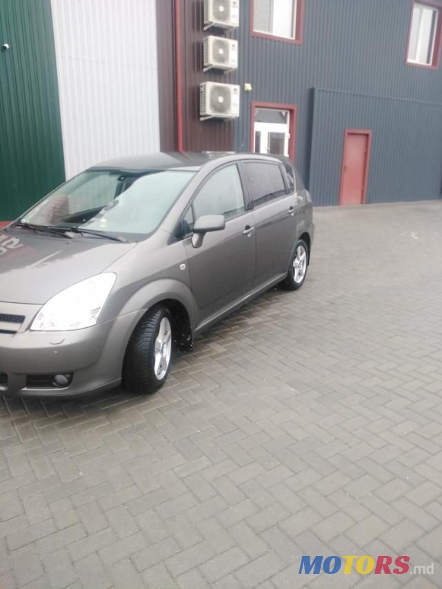 2006' Toyota Verso photo #2