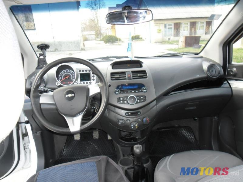 2011' Chevrolet Spark photo #2