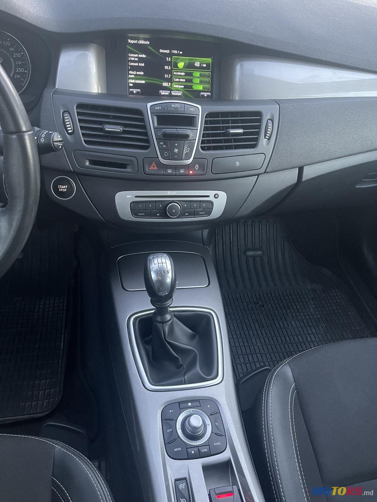 2014' Renault Laguna photo #6