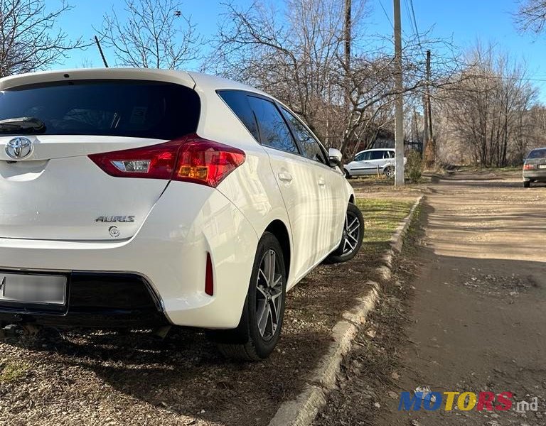 2015' Toyota Auris photo #4