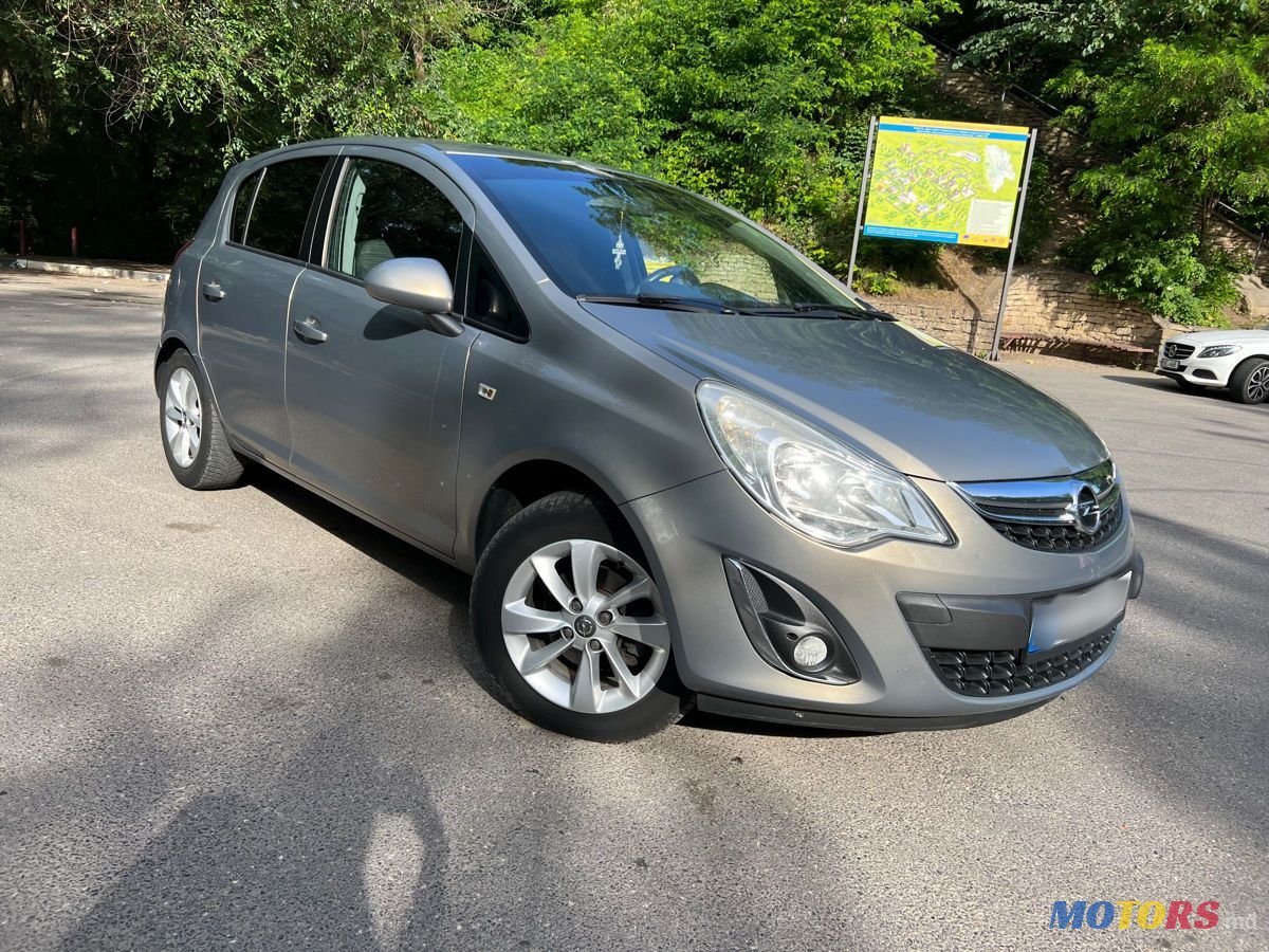 2014' Opel Corsa photo #2