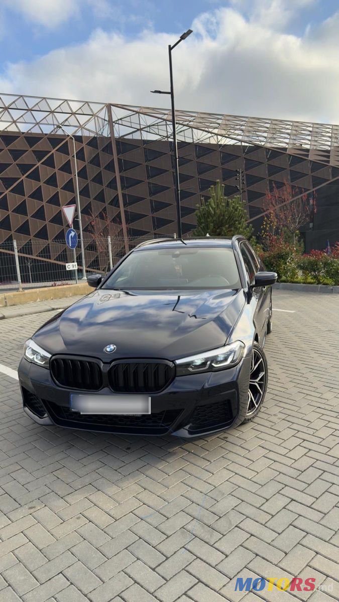 2023' BMW 5 Series photo #2