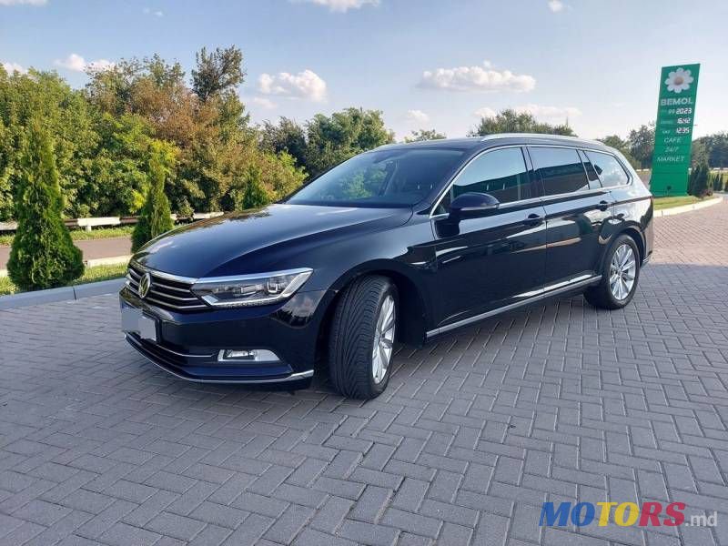 2015' Volkswagen Passat photo #2