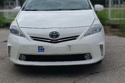 2012' Toyota Prius v