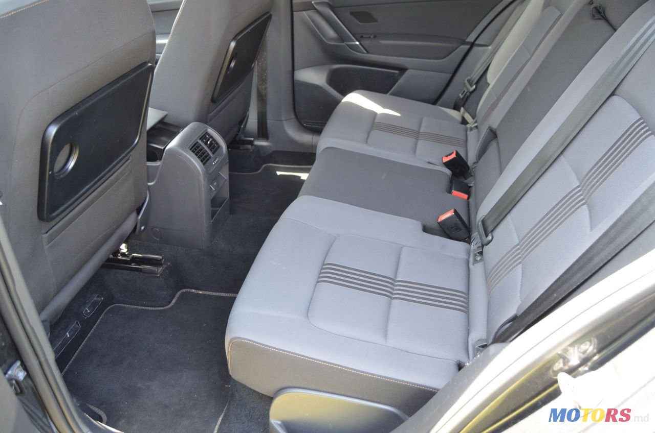 2016' Volkswagen Golf photo #4