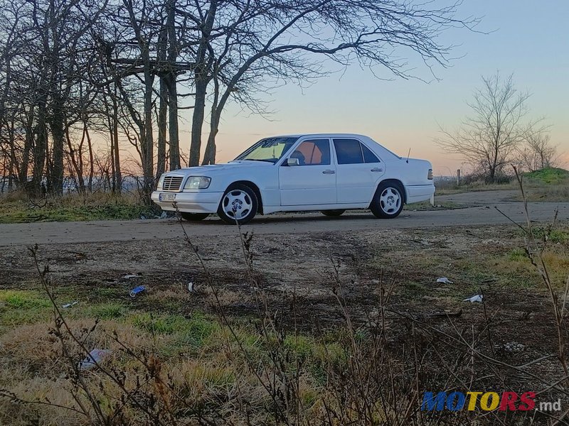 1993' Mercedes-Benz E-Class photo #5