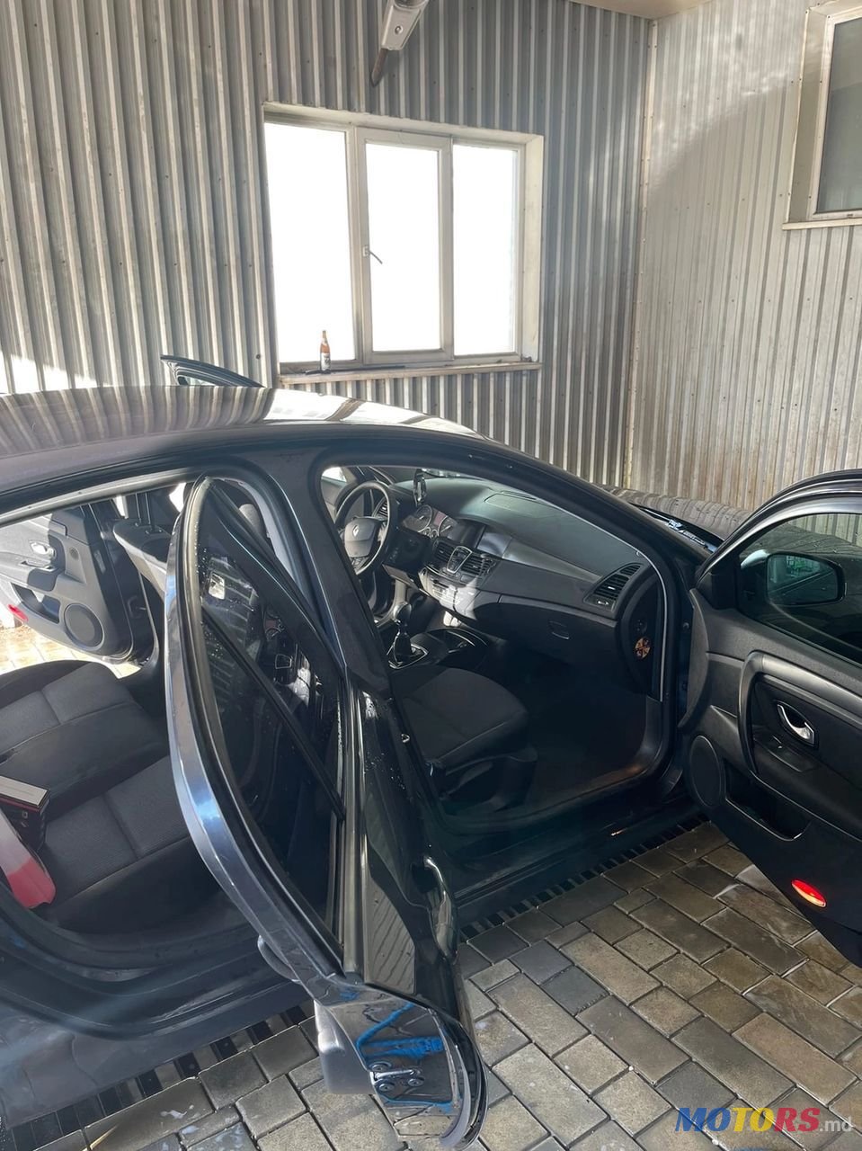 2008' Renault Laguna photo #5