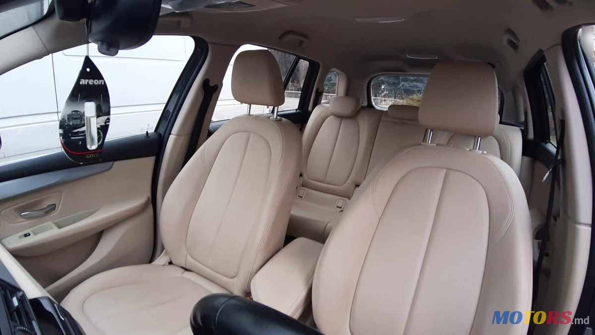 2015' BMW 2 Series Gran Tourer photo #6