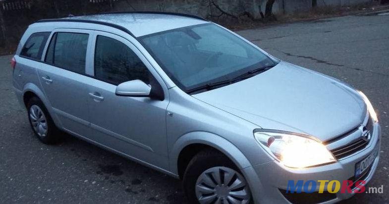 2008' Opel Astra photo #1