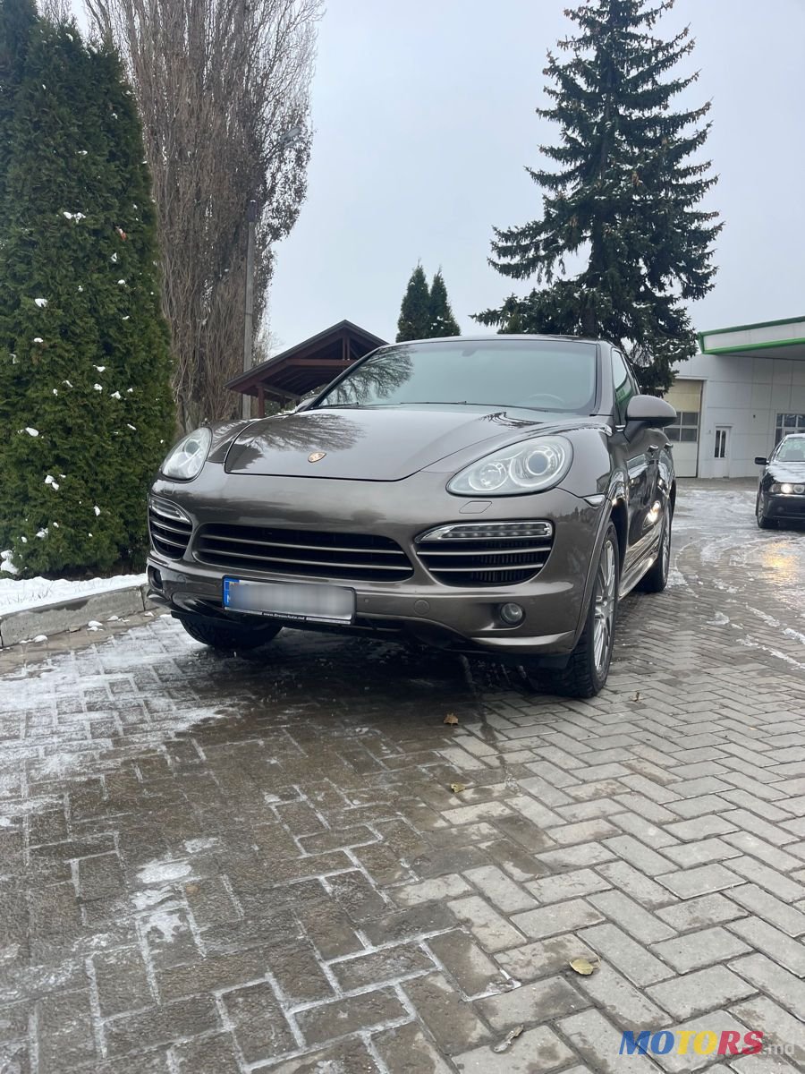 2012' Porsche Cayenne photo #3