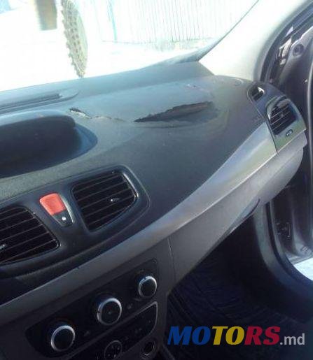 2011' Renault Fluence photo #1
