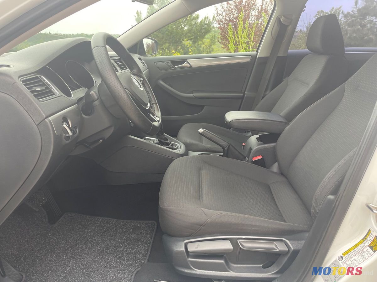 2015' Volkswagen Jetta photo #5