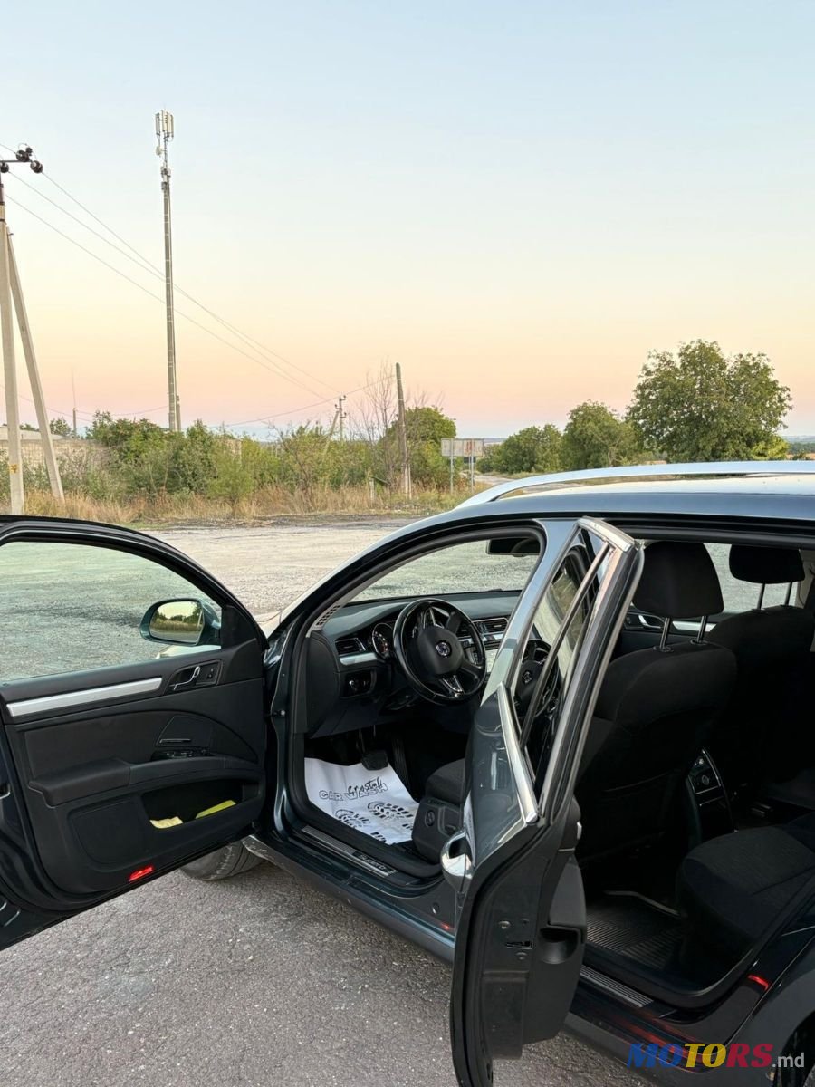 2014' Skoda Superb photo #4