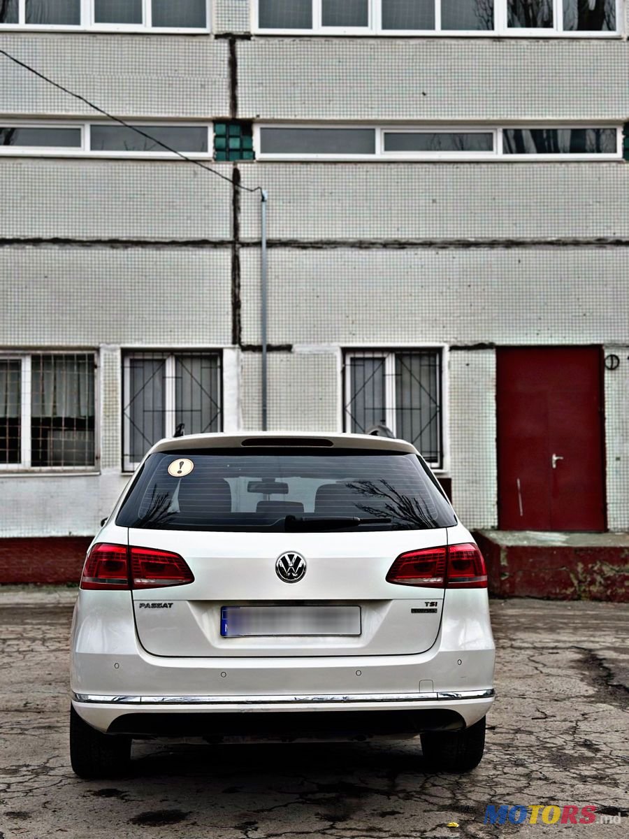 2012' Volkswagen Passat photo #4