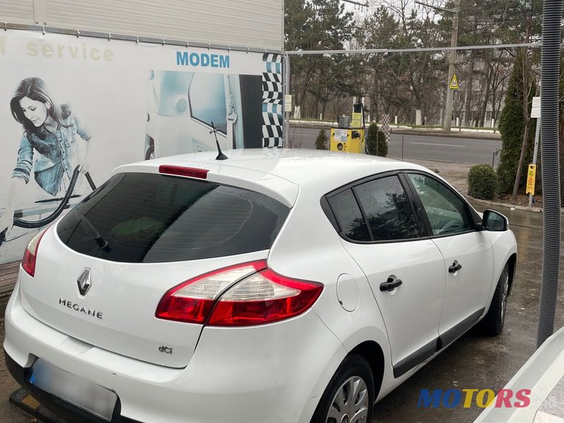 2011' Renault Megane photo #3
