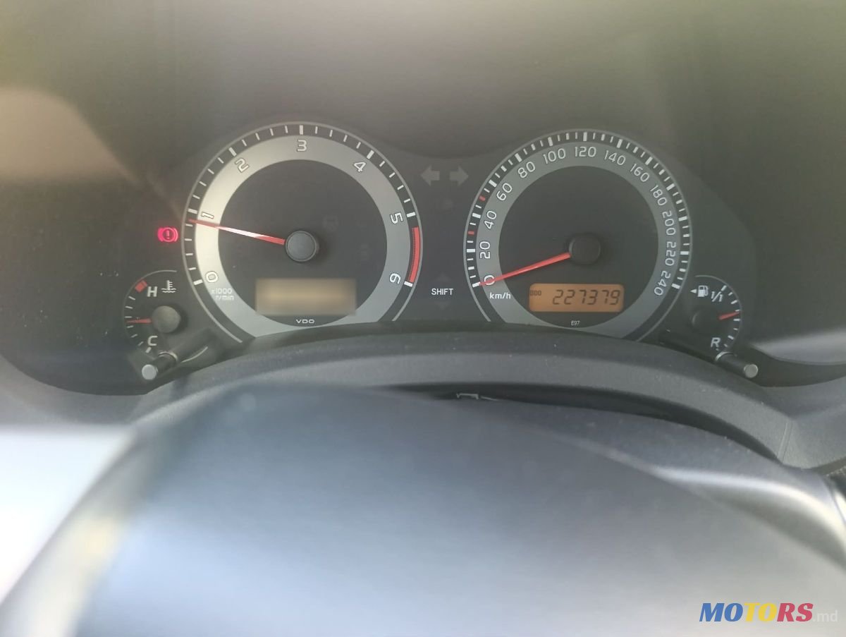 2010' Toyota Auris photo #2